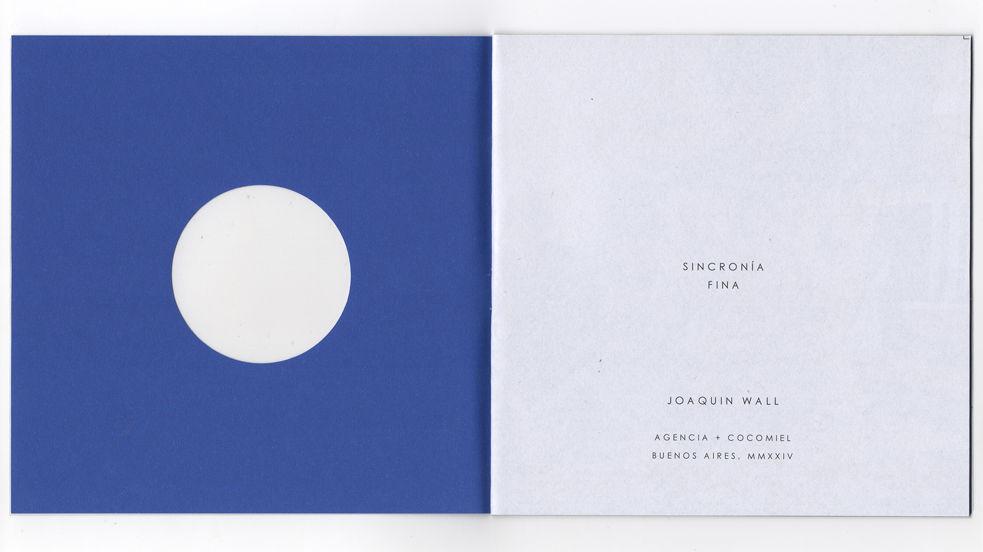 JOAQUIN WALL / SINCRONÍA FINA / PUBLICATION